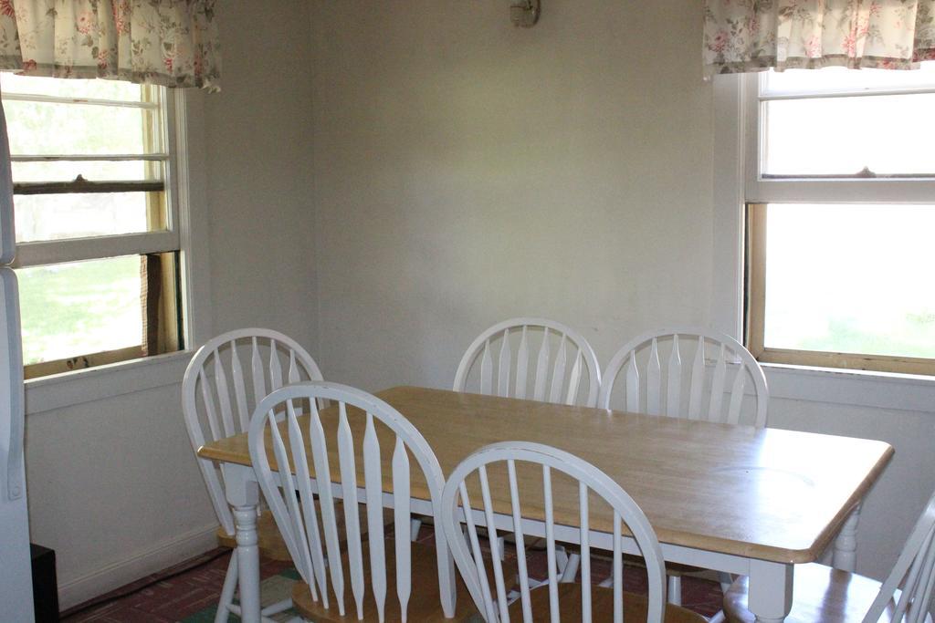 Twin Lakes Resort Bridgeport Room photo