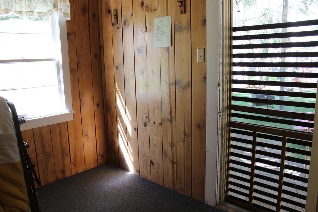 Twin Lakes Resort Bridgeport Room photo