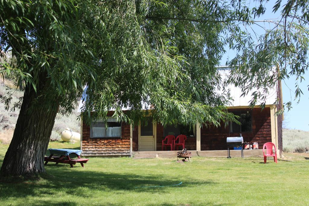 Twin Lakes Resort Bridgeport Room photo