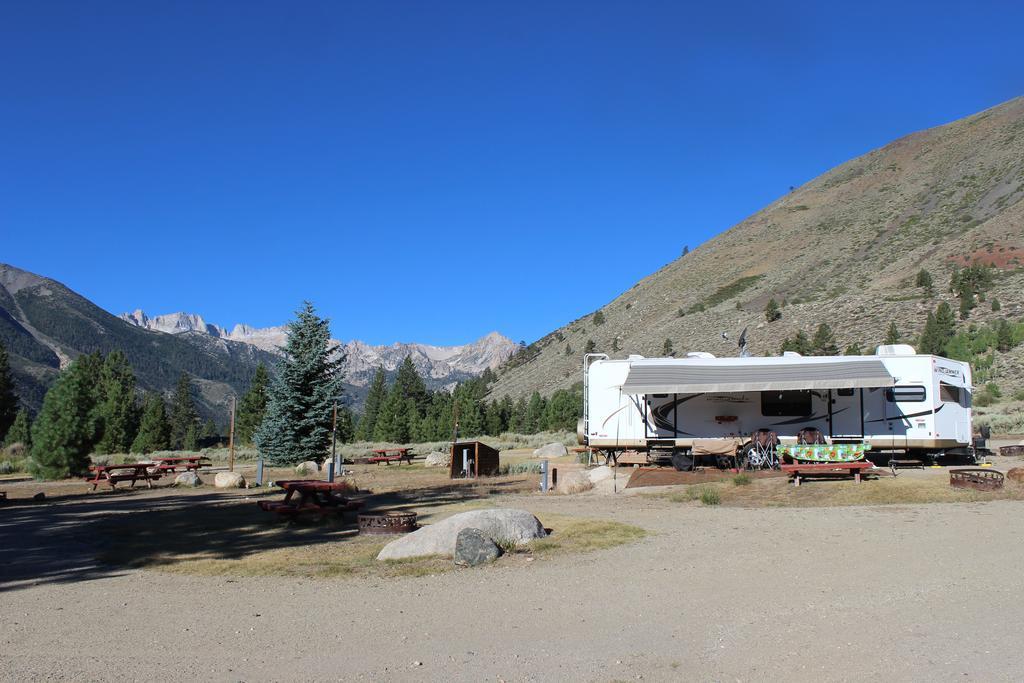 Twin Lakes Resort Bridgeport Room photo