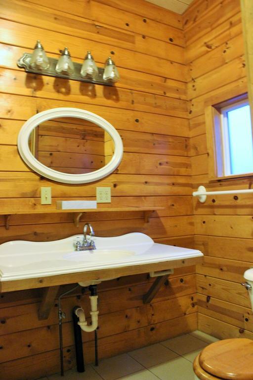 Twin Lakes Resort Bridgeport Room photo